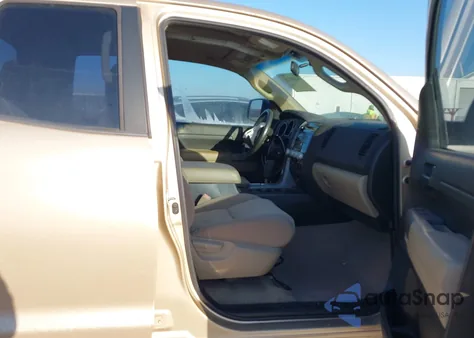 2010 Toyota Tundra Grade 4.6L V8 z USA, uszkodzony, nr VIN 5TFRM5F16AX001445